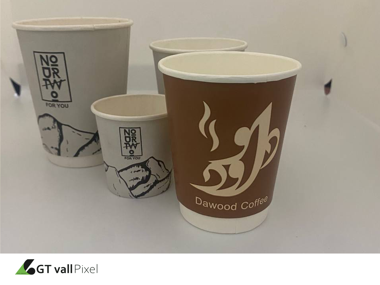 الاكواب الورقية